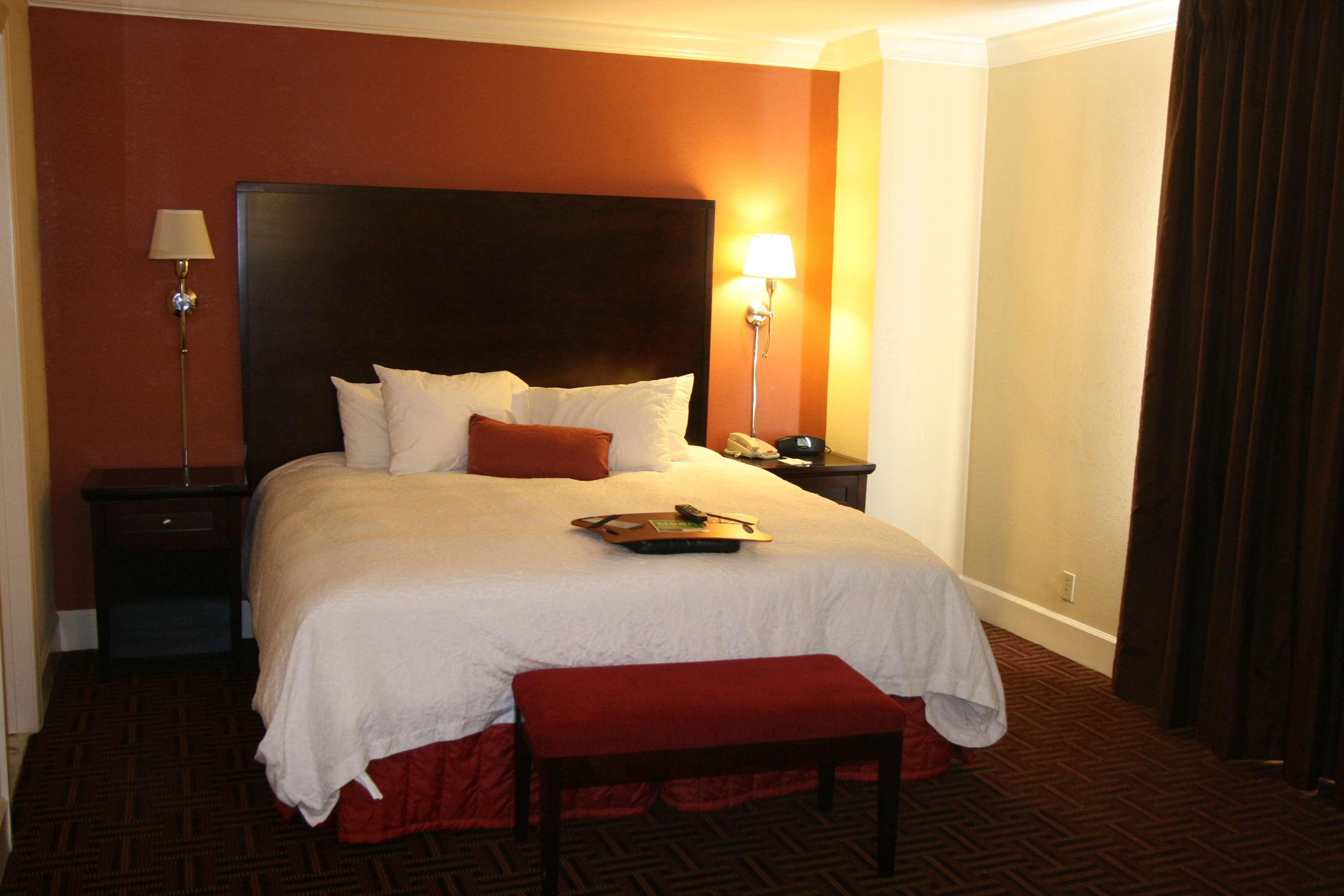 Hampton Inn & Suites Stamford Habitación foto